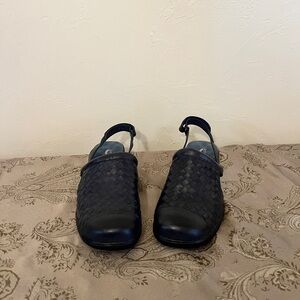 Soft Walk Blue Close Toe Ankle Strap Sandals Women’s Size:9W